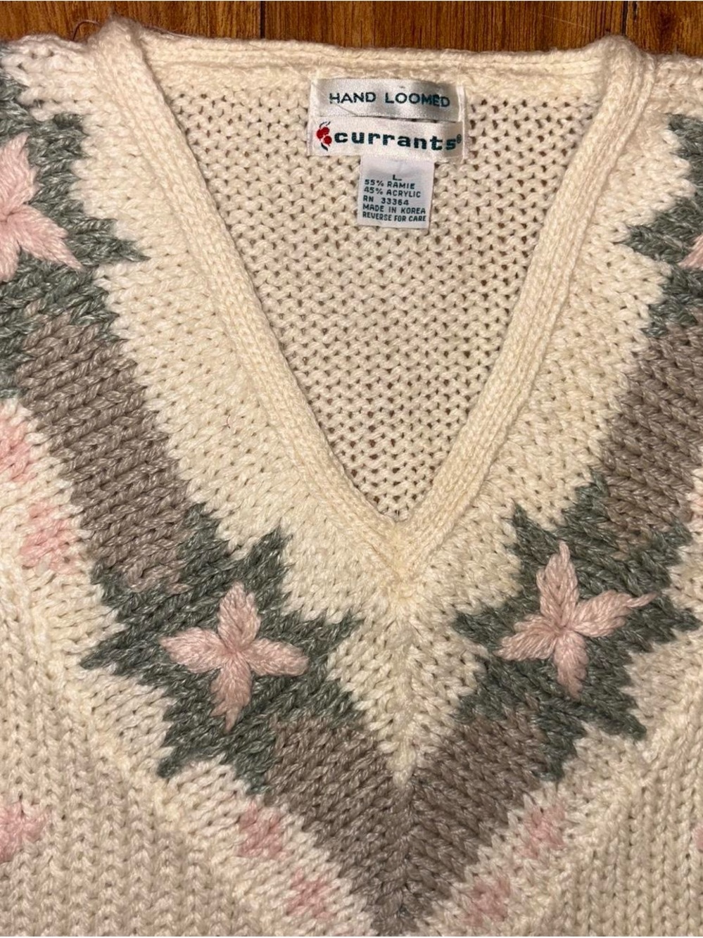 Vintage Cream and pink floral hand knitted sweater - Picture 3 of 6